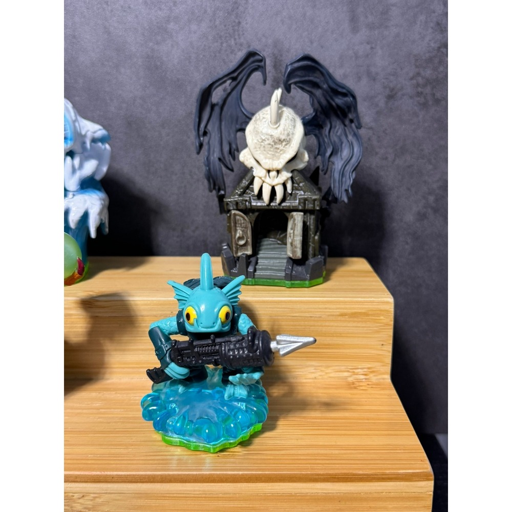 Skylanders Spyros Adventure Lot of 8 Darklight Crypt Dragon's Peak Prism Break - Picture 3 of 4